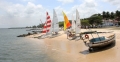 Barra do Cunhaú atrai praticantes de esportes a vela.