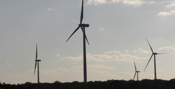 Lagoa Nova está atraindo empresas de geração de energia eólica, que estão instalando vários parques para explorar os bons ventos que sopram na serra de Santana 